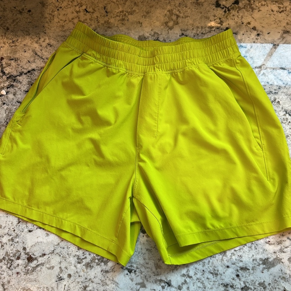 Lululemon Green Pace Breaker Shorts Mens Small 5” inseams